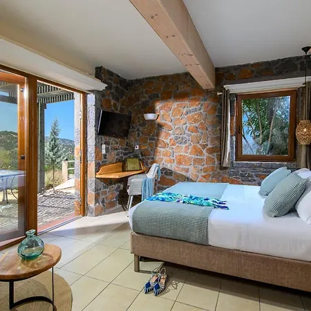 Country Velani Hotel 3*