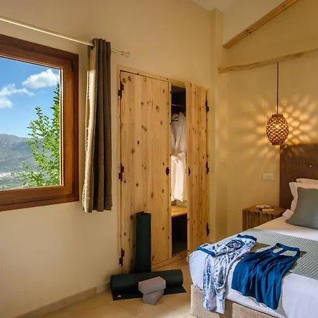 Country Velani 3*